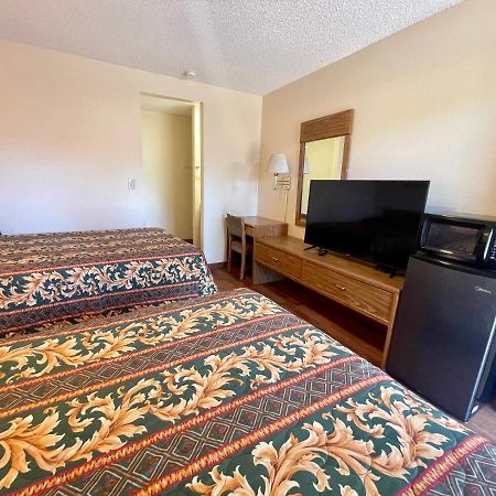 Regency Inn Lakeport Exterior foto